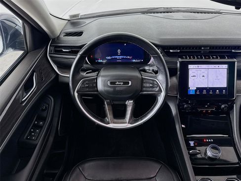 Used 2022 Jeep Grand Cherokee L Limited image 21