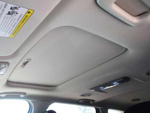 Certified 2024 Kia Telluride S w/ S Sunroof Package FWD image 59