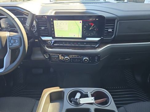 New 2025 GMC Sierra 1500 Elevation image 13