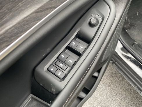 New 2025 Jeep Grand Cherokee Limited image 13