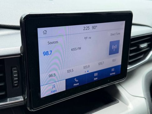 Used 2020 Ford Explorer XLT w/ Equipment Group 202A RWD image 18