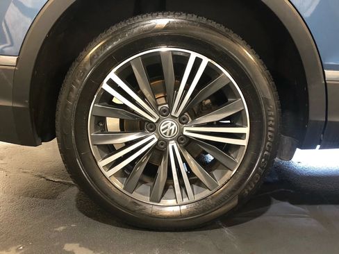 Used 2019 Volkswagen Tiguan SEL R-Line AWD/4WD image 32