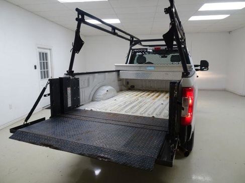 Used 2018 Ford F250 XL w/ Power Equipment Group RWD image 14