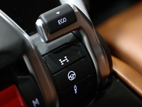 Used 2020 Lamborghini Urus image 18