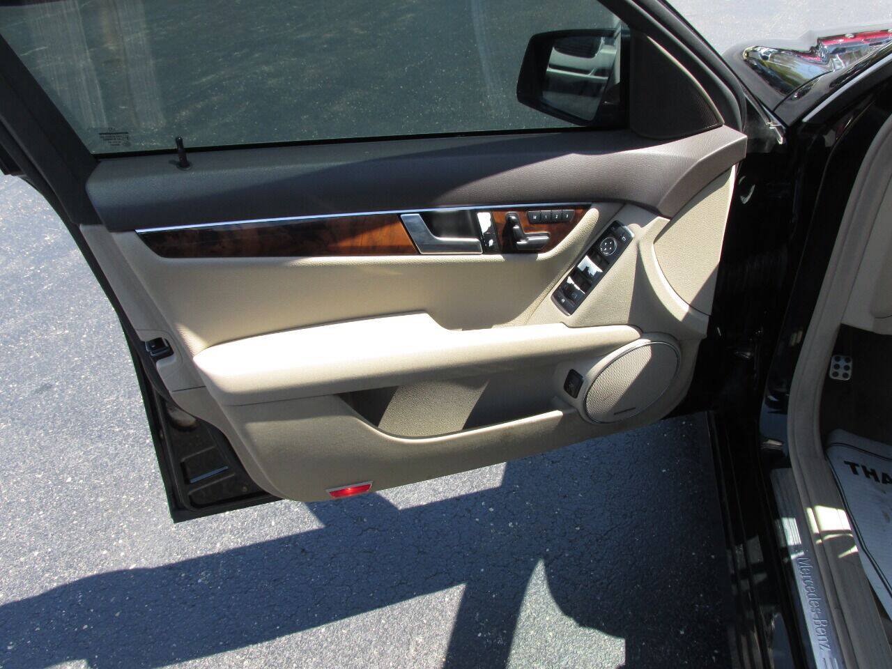 Used 2012 Mercedes-Benz C 300 4MATIC Sedan image 14