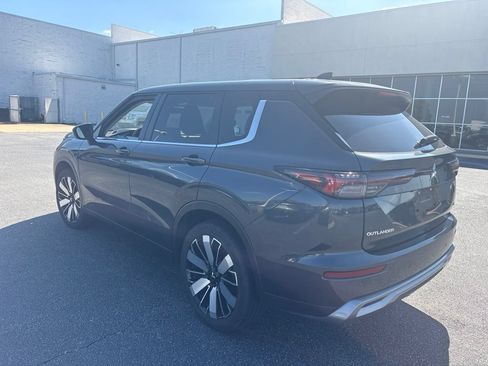 Used 2025 Mitsubishi Outlander SE FWD image 6