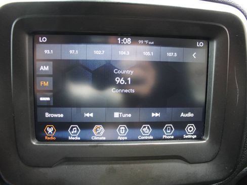 Used 2019 Jeep Renegade Altitude w/ Quick Order Package 2XM AWD/4WD image 14
