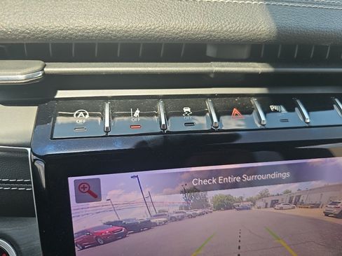 Used 2023 Jeep Grand Cherokee Limited AWD/4WD image 19