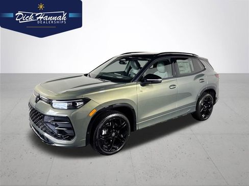 New 2026 Volkswagen Tiguan SE R-Line image 1