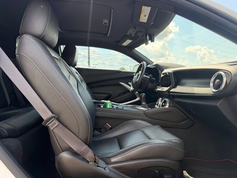 Used 2017 Chevrolet Camaro LT RWD image 28