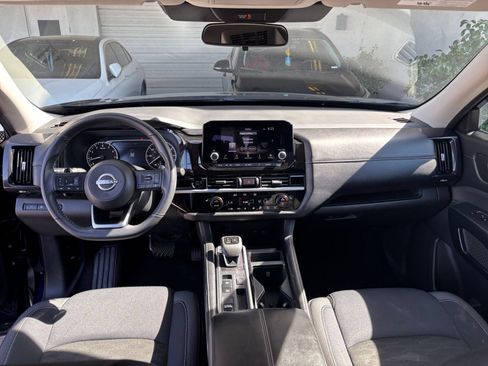 Used 2025 Nissan Pathfinder SV FWD image 36