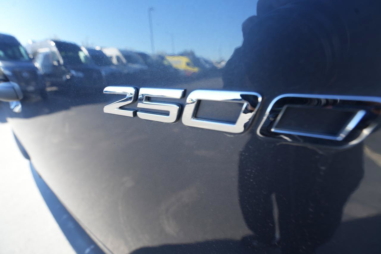 Used 2025 Mercedes-Benz Sprinter 2500 image 12
