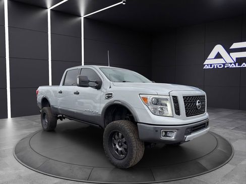 Used 2018 Nissan Titan PRO-4X w/ Pro-4x Utility Package image 3
