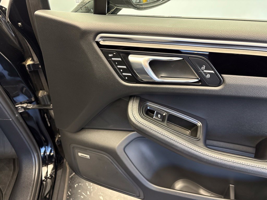 Certified 2023 Porsche Macan S AWD/4WD image 24