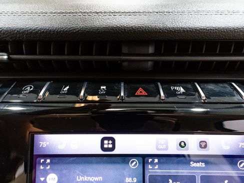 Used 2022 Jeep Grand Cherokee L Limited image 17