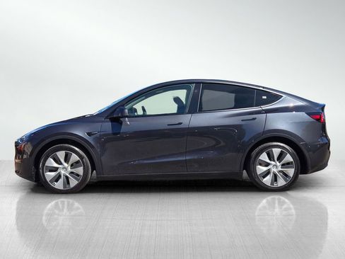Used 2024 Tesla Model Y Long Range AWD/4WD image 8