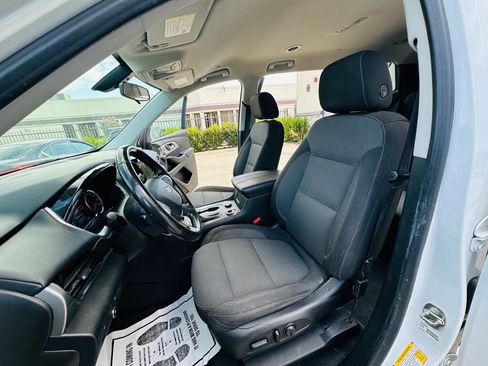 Used 2019 Chevrolet Traverse LT FWD image 15