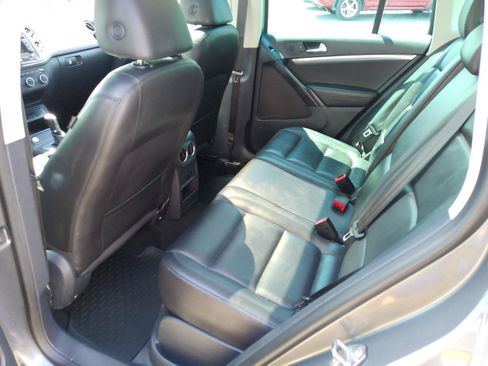 Used 2013 Volkswagen Tiguan SEL AWD/4WD image 21