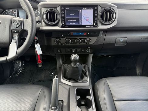 Used 2022 Toyota Tacoma TRD Sport w/ TRD Premium Sport Package image 15