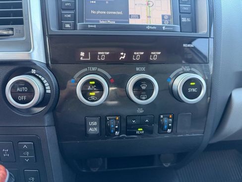 Used 2018 Toyota Sequoia Platinum AWD/4WD image 42