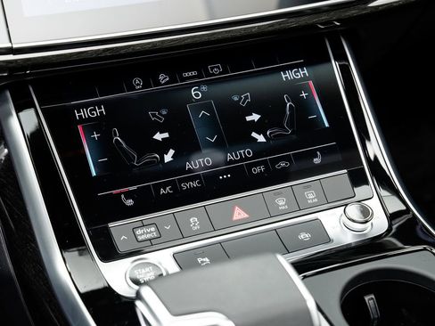 Certified 2025 Audi Q7 3.0T Premium w/ Convenience Package AWD/4WD image 17