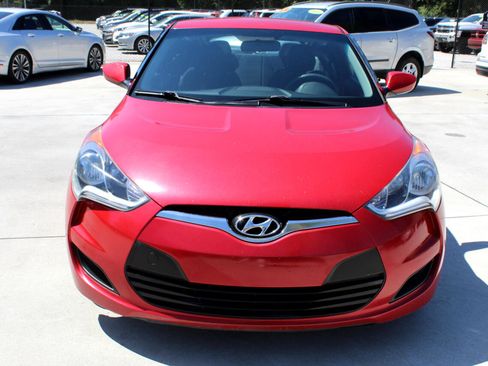 Used 2016 Hyundai Veloster image 3