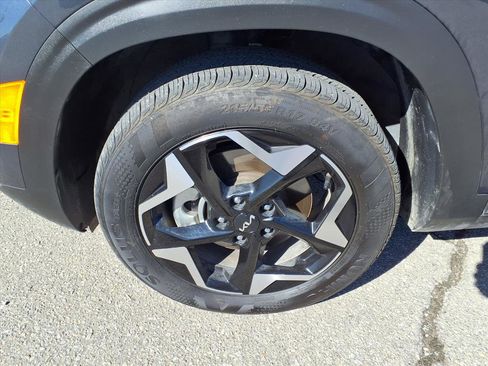 Used 2025 Kia Seltos EX image 19