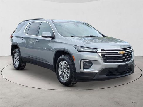 Certified 2023 Chevrolet Traverse LT image 3