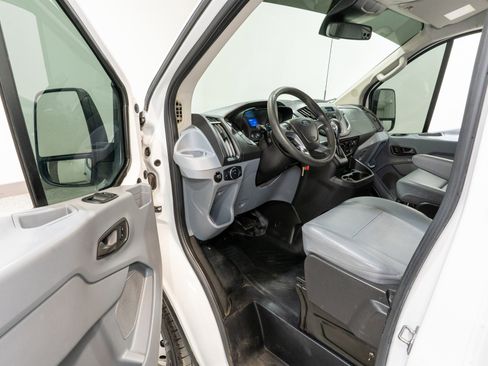 Used 2019 Ford Transit 150 130 Low Roof RWD image 17