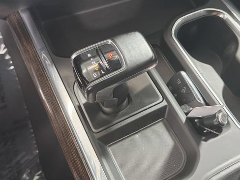 Used 2024 GMC Sierra 1500 Elevation w/ Preferred Package AWD/4WD image 18