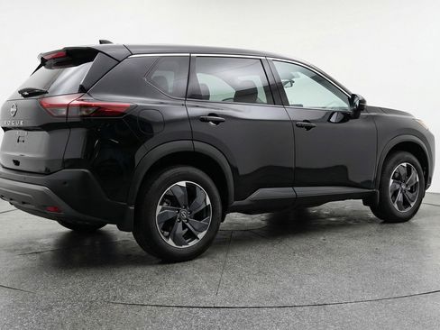 Used 2025 Nissan Rogue SV FWD image 9