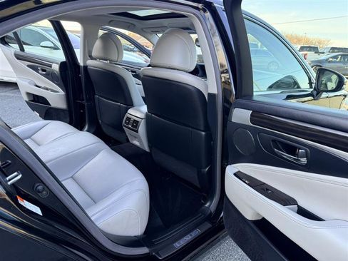 Used 2017 Lexus LS 460 w/ Comfort Package RWD image 17