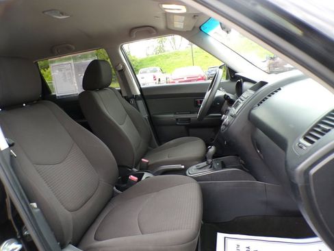 Used 2013 Kia Soul FWD image 14