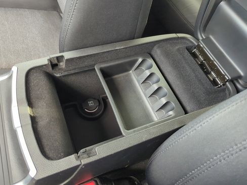 Used 2022 Chrysler 300 Touring w/ Sport Appearance Package image 26