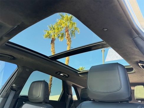 Used 2018 Cadillac XT5 Platinum w/ Driver Assist Package image 13