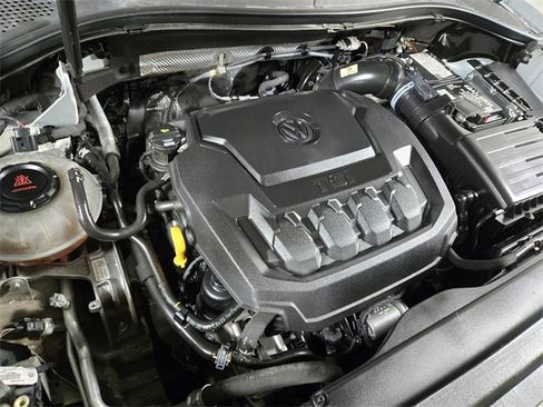 Used 2018 Volkswagen Tiguan SE w/ Panoramic Sunroof Package image 27