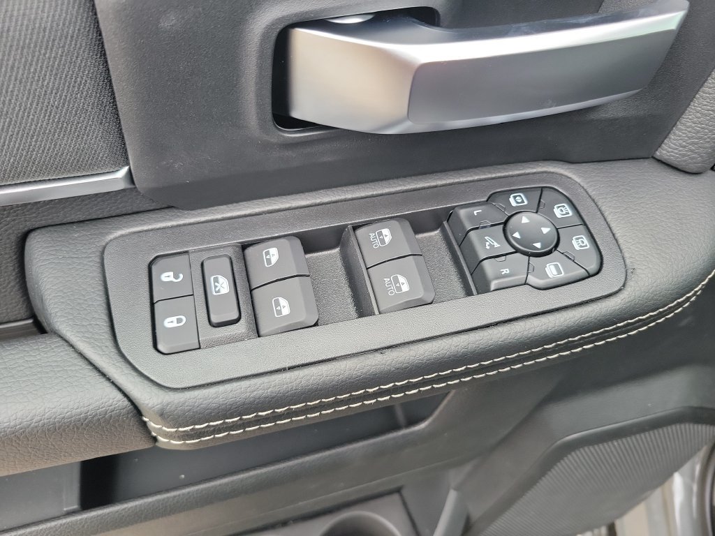 New 2027 RAM 3500 Big Horn AWD/4WD image 14