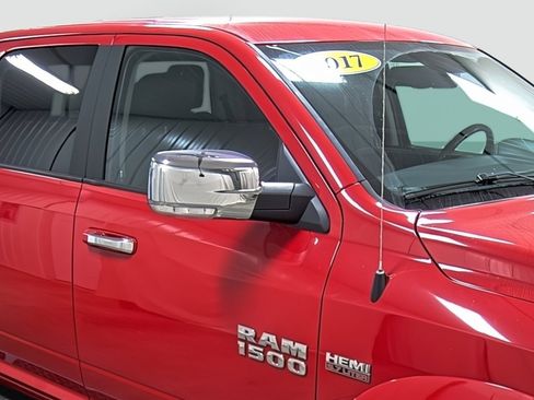 Used 2017 RAM 1500 Laramie image 15