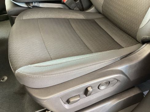 Used 2025 Chevrolet Silverado 2500 LT w/ Convenience Package image 12