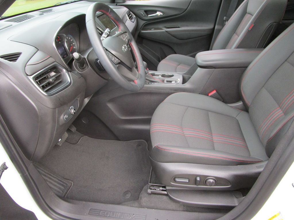 Used 2024 Chevrolet Equinox RS FWD image 23