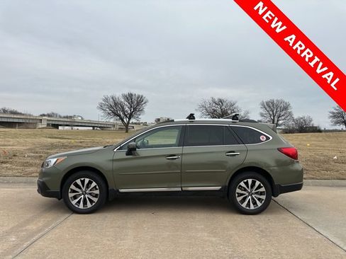 Used 2017 Subaru Outback 2.5i Touring w/ Popular Package #5A image 6