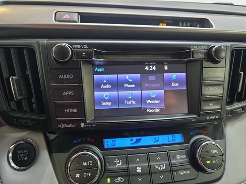 Used 2018 Toyota RAV4 XLE FWD image 19