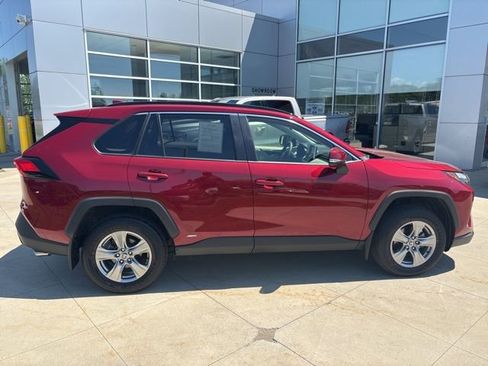 Used 2025 Toyota RAV4 XLE w/ Convenience Package AWD/4WD image 8