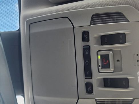 Used 2020 Toyota Highlander XLE image 50