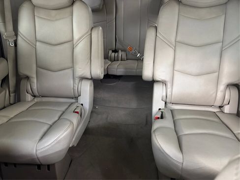 Used 2017 Cadillac Escalade Premium Luxury AWD/4WD image 48