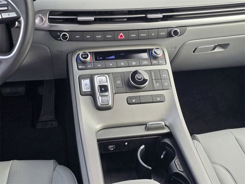 Used 2024 Hyundai Palisade SEL image 18