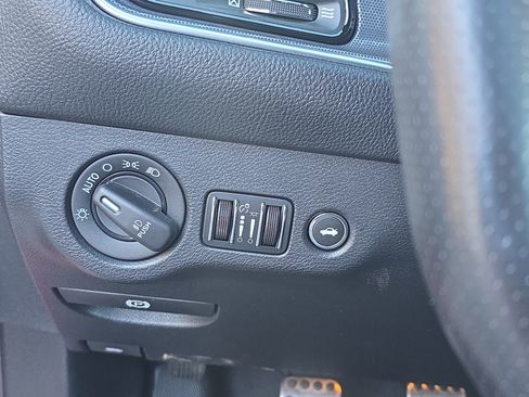 Used 2016 Dodge Challenger SRT w/ Technology Group image 20