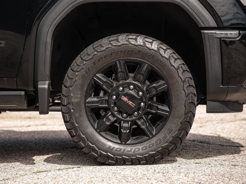 Used 2024 GMC Sierra 2500 AT4 w/ AT4 Premium Plus Package AWD/4WD image 10