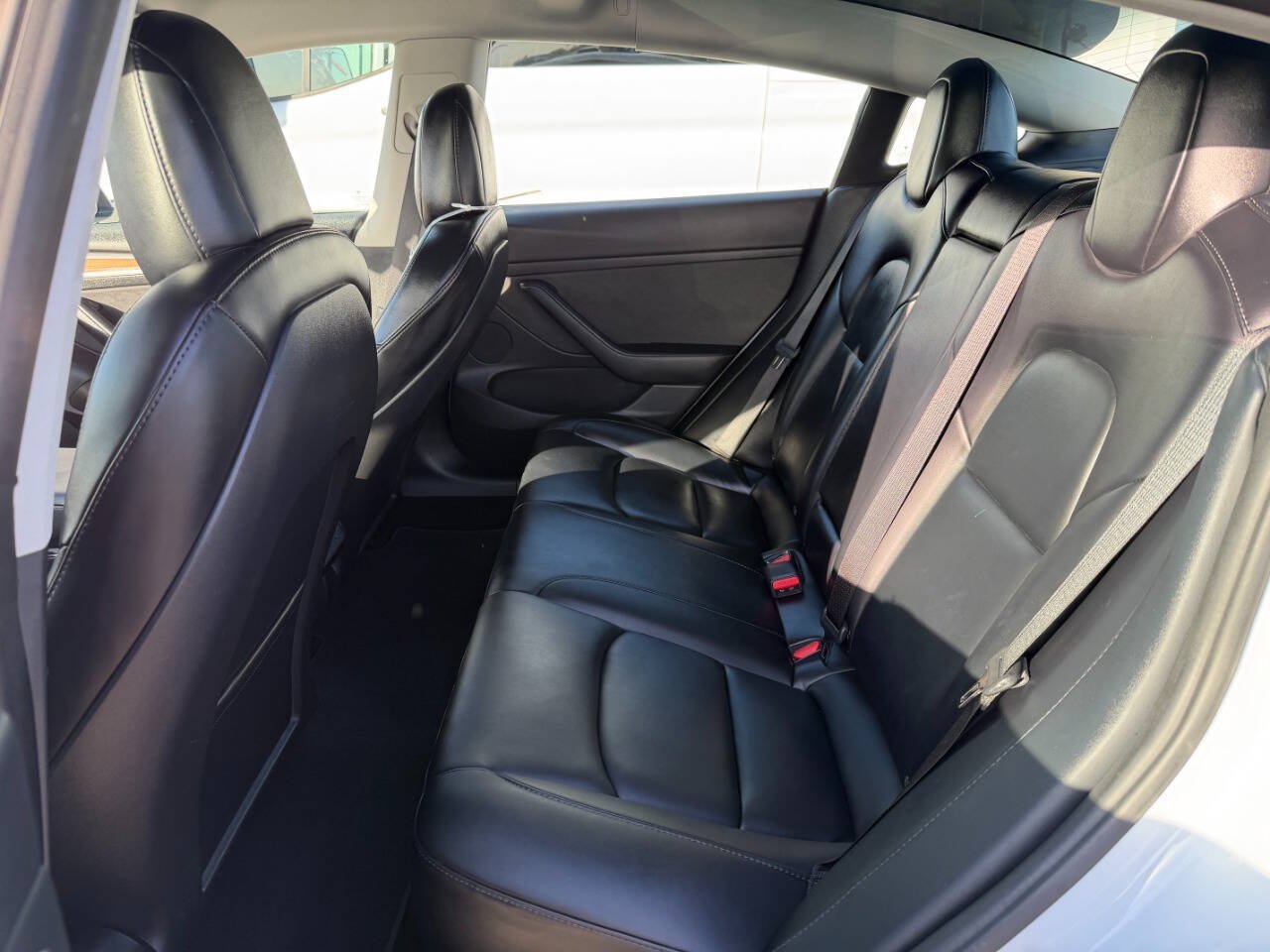 Used 2022 Tesla Model 3 Long Range AWD/4WD image 28