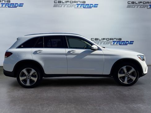 Used 2022 Mercedes-Benz GLC 300 w/ Premium Package Lite image 4